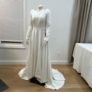 Elegant White Long Sleeve Weddings Dress